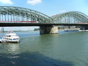 ライン川と観光船
