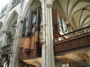 大聖堂のパイプオルガン